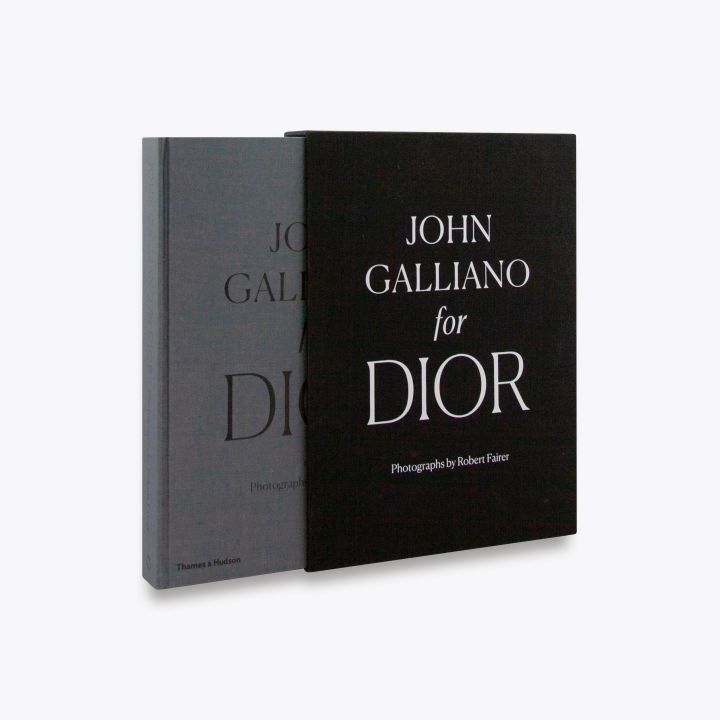 v and a dior book